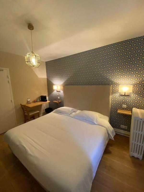 Hotel Le Central Boussac  Kültér fotó