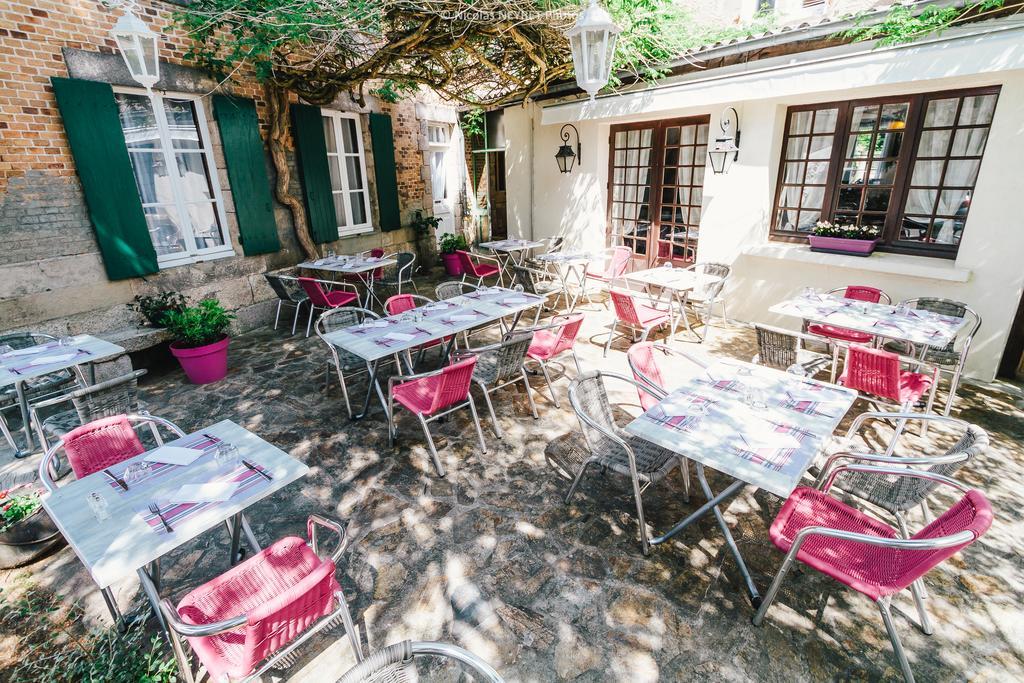 Hotel Le Central Boussac  Kültér fotó